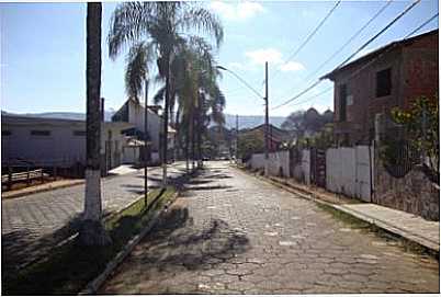 RUA TIRADENTES, POR ALENCAR MAESTRO - IBERTIOGA - MG