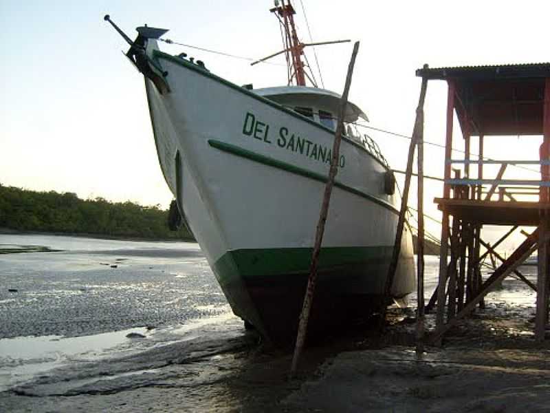 SUCURIJ-AP-BARCO DA MARINHA DO BRASIL-FOTO:FELISBERTO - SUCURIJU - AP