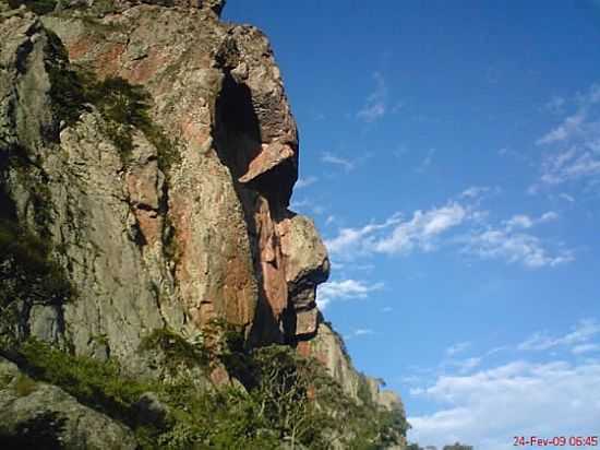 ROSTO DE CRISTO NA PEDRA GRANDE EM IGARAP-MG-FOTO:IGARAPEMG. - IGARAP - MG