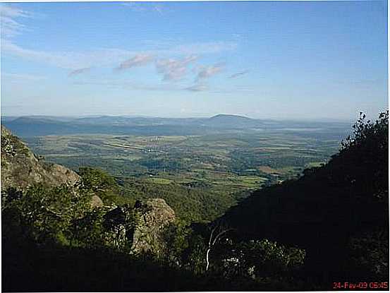 VISTA DE CIMA DA PEDRA GRANDE EM IGARAP-MG-FOTO:IGARAPEMG. - IGARAP - MG