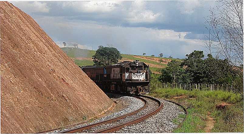 IGUATAMA-MG-TREM EM IGUATAMA-FOTO:IGUATAMAEMPOLITICA. - IGUATAMA - MG