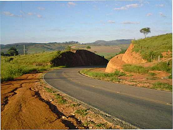 ESTRADA DE ILICNEA-FOTO:WLMARQUES - ILICNEA - MG