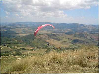 TURISMO NATURAL RAMPA DE VOO LIVRE PRA PENTE  NA SERRA DA URTIGA, POR LUCINEA SANTOS SIQUEIRA - ILICNEA - MG