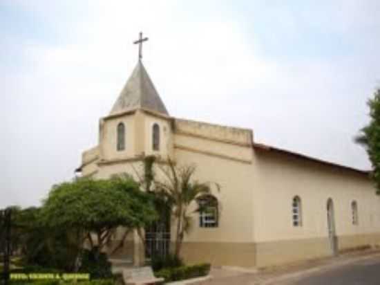 A IGREJA CATLICA, POR FERNANDA RIBEIRO DE OLIVEIRA - INDAIABIRA - MG