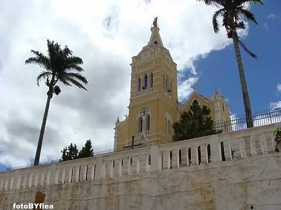 CATEDRAL DE INHAPIM-FOTO:ALBERTHالله هو قوة - INHAPIM - MG