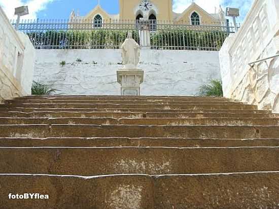 ESCADARIA DA F EM INHAPIM-FOTO:ALBERTHالله هو قوة - INHAPIM - MG
