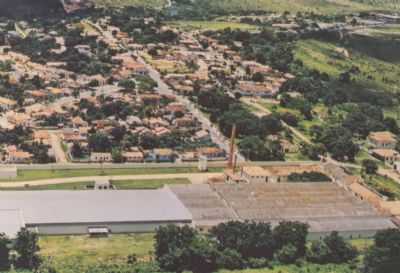 VISTA AREA UM POUCO ANTIGA, EMBAIXO A FBRICA QUE DEU ORIGEM  CIDADE., POR CASTRO CMF - INIMUTABA - MG