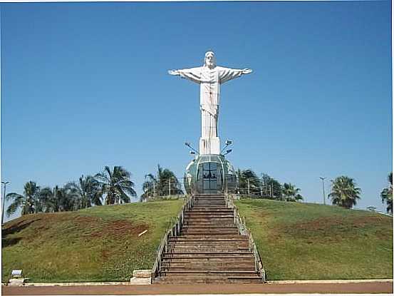 CRISTO ENTRADA DA CIDADE, POR PAULO HERNCIO DA SILVA - IPIAU - MG