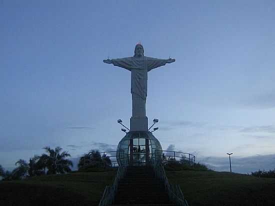 RPLICA DO CRISTO REDENTOR EM IPIAU-MG-FOTO:JAIRO J. - IPIAU - MG