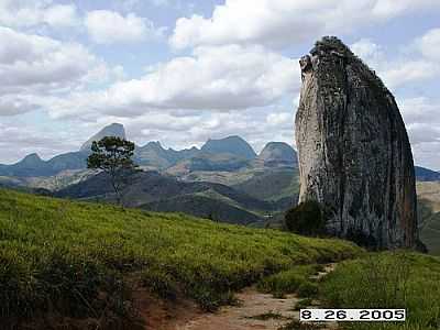 PEDRA BONECA-FOTO:DECIO COUTINHO - ITABIRINHA DE MANTENA - MG