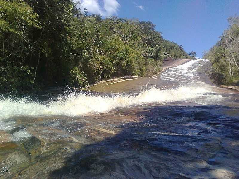 ITAGUARA-MG-CACHOEIRA ENGENHO VELHO-FOTO:DANIVAL BRUNO.. - ITAGUARA - MG