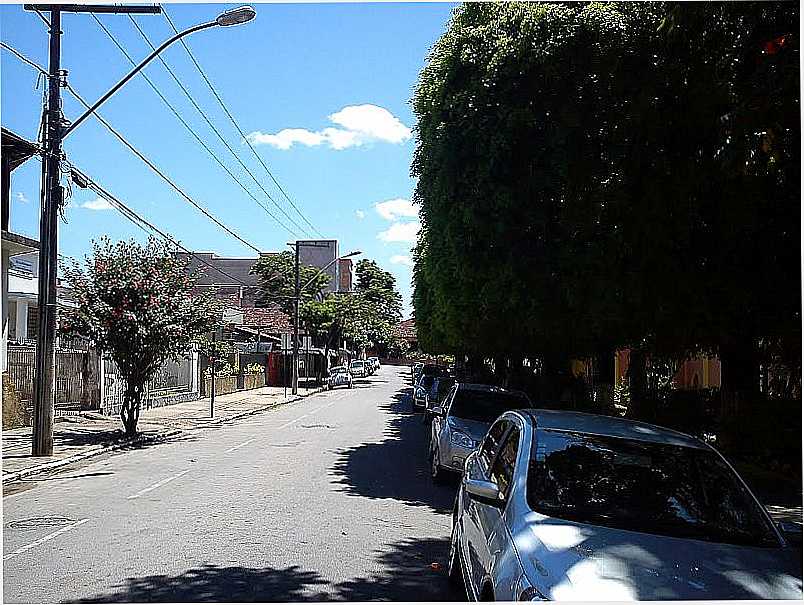 ITAGUARA-MG-RUA LATERAL  PRAA DA MATRIZ-FOTO:ALEXANDRE FERNANDO - ITAGUARA - MG