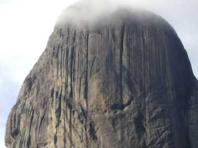 PEDRA DO CHIFRE, POR CLAUDILENE - ITAIP - MG