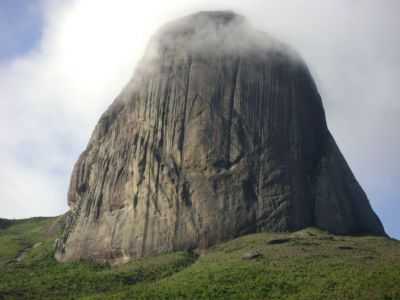 PEDRA DO CHIFRE, POR CLAUDILENE - ITAIP - MG