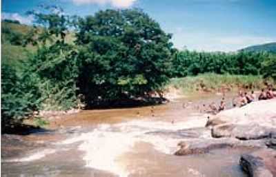 CACHOEIRA EM ITAJUTIBA-FOTO:GIAN CARLO 1978 - ITAJUTIBA - MG