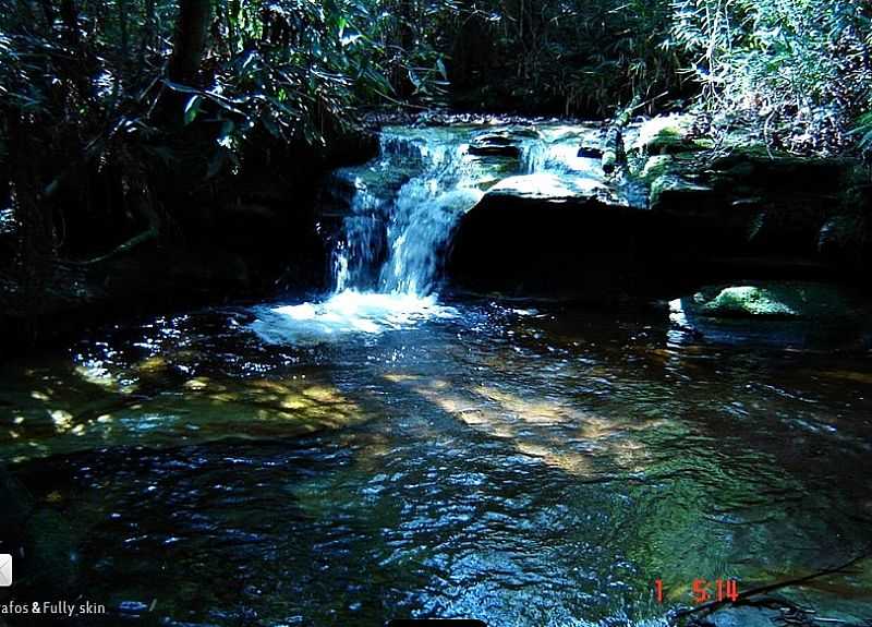 ITAMARANDIBA-MG-CACHOEIRA NO PARQUE ESTADUAL DA SERRA NEGRA-FOTO:PM.ITAMARANDIBA.MG  - ITAMARANDIBA - MG