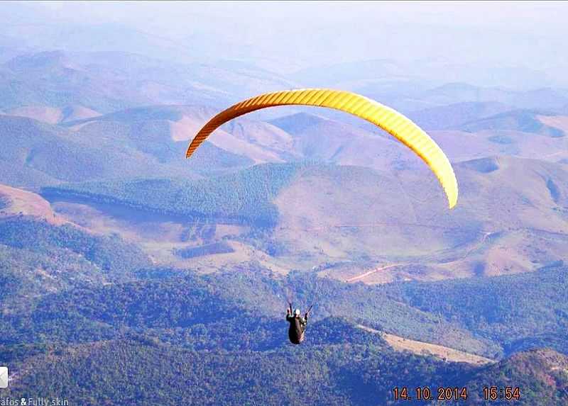 ITAMARANDIBA-MG-PARAPENTE NO PARQUE ESTADUAL DA SERRA NEGRA-FOTO:PM.ITAMARANDIBA.MG - ITAMARANDIBA - MG