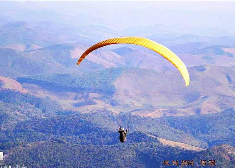 ITAMARANDIBA-MG-PARAPENTE NO PARQUE ESTADUAL DA SERRA NEGRA-FOTO:PM.ITAMARANDIBA.MG - ITAMARANDIBA - MG