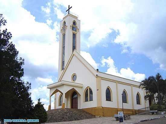 IGREJA MATRIZ DE SO 
SEBASTIO FOTO VICENTE A. QUEIROZ - ITAPEVA - MG