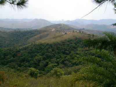 MONTANHAS DE ITATIAIUU, POR SIMONE E OCIMAR - ITATIAIUU - MG