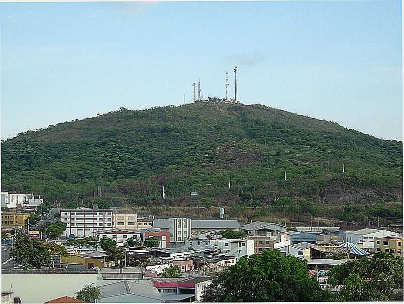 ITANA-MG-PARCIAL DA CIDADE E O MORRO DAS ANTENAS-FOTO:ROGRIO SANTOS PEREIRA - ITANA - MG