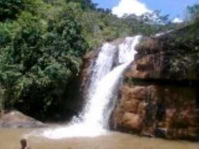 CACHOEIRA ITAUNINHA, POR JUNINHO - ITAUNINHA - MG