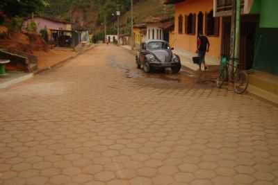 RUA DE ITAUNINHA, POR JUNINHO - ITAUNINHA - MG