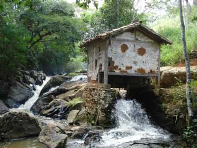 MOINHO DA AGUA LIMPA, POR LORENA B.DA SILVA - ITAVERAVA - MG