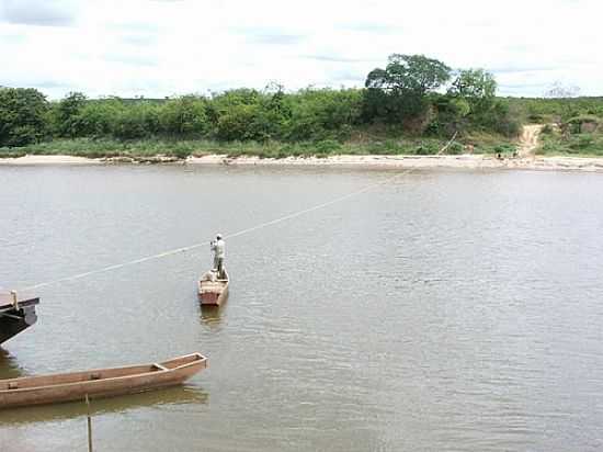 TRAVESSIA NO RIO JEQUITINHONHA-FOTO:CISAL - ITIRA - MG