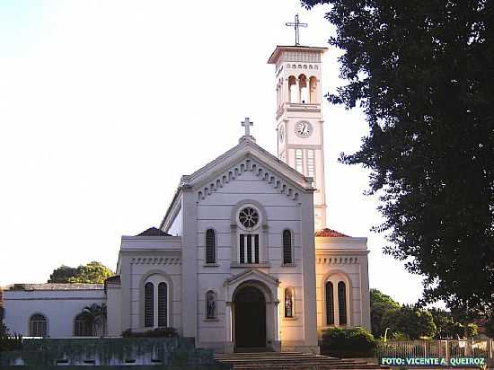 CATEDRAL DE SO JOS EM ITUIUTABA-MG-FOTO:VICENTE A. QUEIROZ - ITUIUTABA - MG