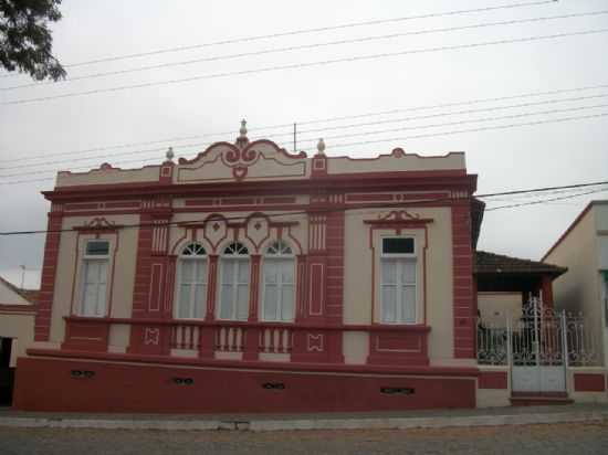 CASA PAROQUIAL, POR MARIA DAS GRAAS CARVALHO - ITUMIRIM - MG