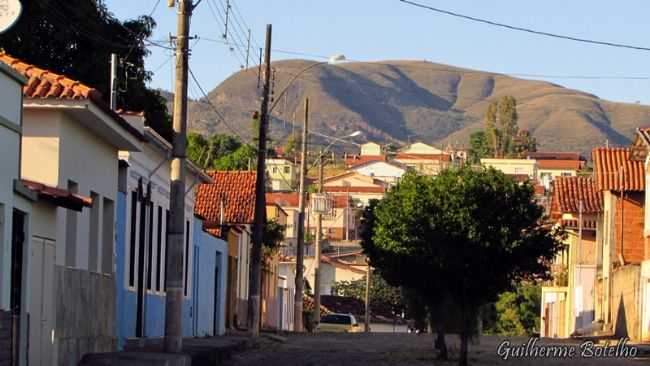 SERRA DA ESTNCIA ITUMIRIM MG, POR GUILHERME BOTELHO RESENDE - ITUMIRIM - MG