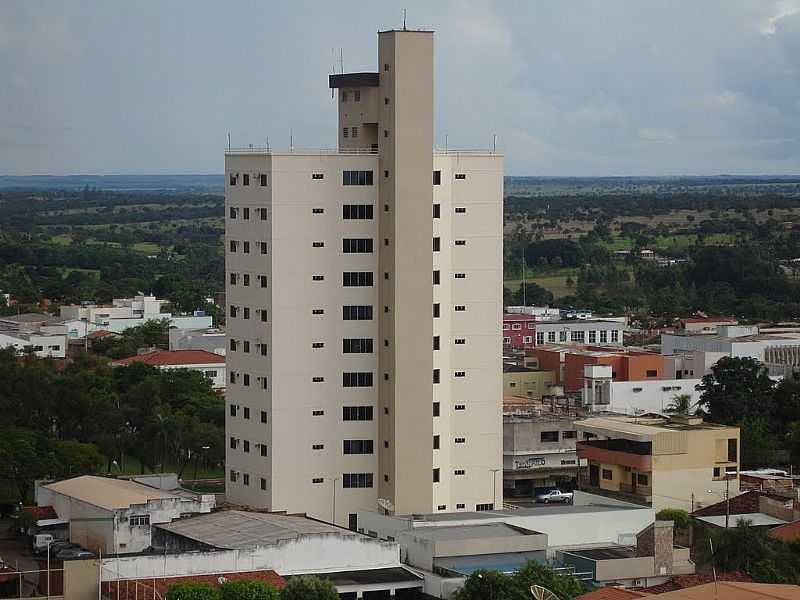 ITURAMA-MG-EDIFCIO PROLA E A CIDADE-FOTO:X17 - ITURAMA - MG