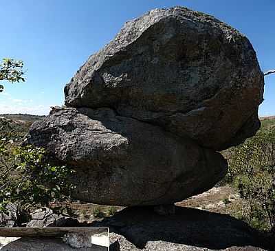 PEDRA EQUILIBRADA FOTO
POR PAULO GAIA - ITUTINGA - MG