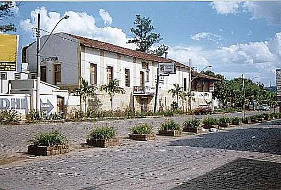 ANTIGA ESTAO FERROVIRIA - JACUTINGA - MG