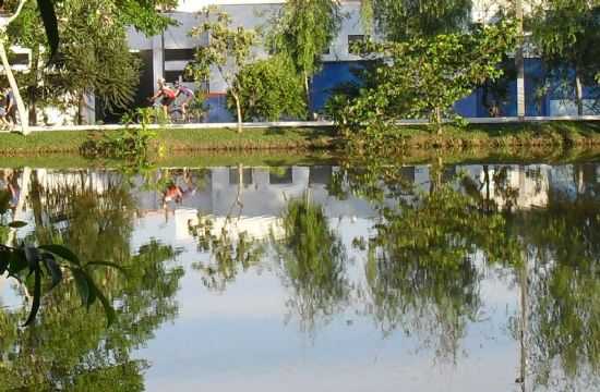 LAGO MUNICIPAL, POR ODVAL BERTOLASSI - JACUTINGA - MG