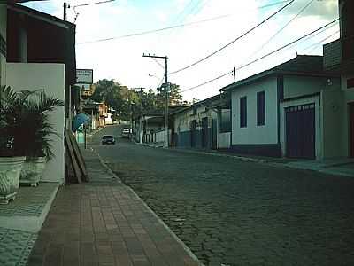 RUA GOVERNADOR VALADARES - JAGUARAU - MG