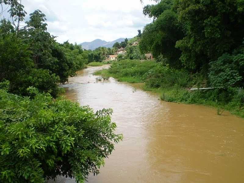 JAMPRUCA-MG-RIO ITAMBACUR-FOTO:ADRIANO PEDROSA - JAMPRUCA - MG