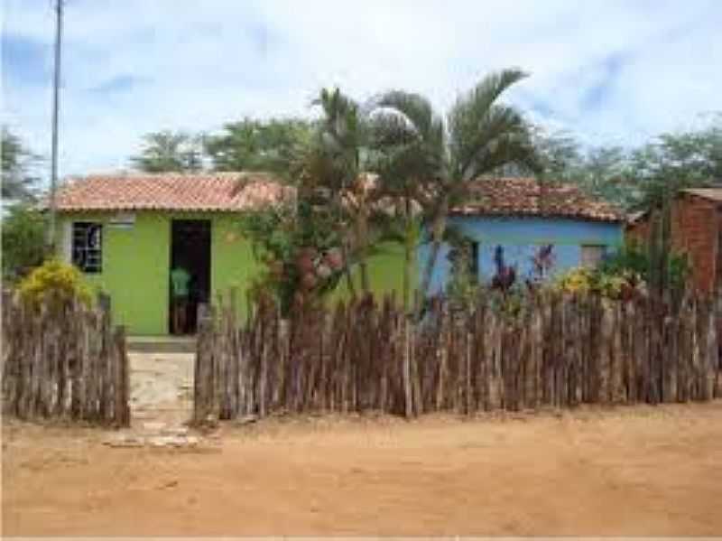 ABBORA-BA-CASAS DO DISTRITO-FOTO:PARLIM.BLOGSPOT.COM  - ABBORA - BA