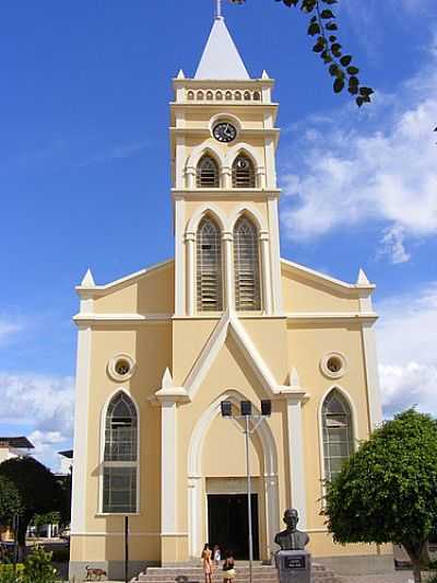 PEQUERI CATEDRAL POR RODRIGODECALQUE - JEQUERI - MG