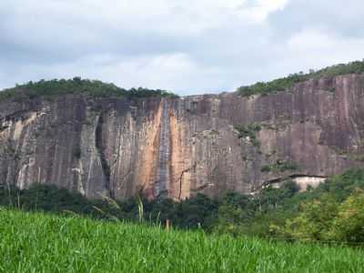 FAZENDA JUPARAN, POR CLUDIO MARTINS RIBEIRO - JEQUITINHONHA - MG