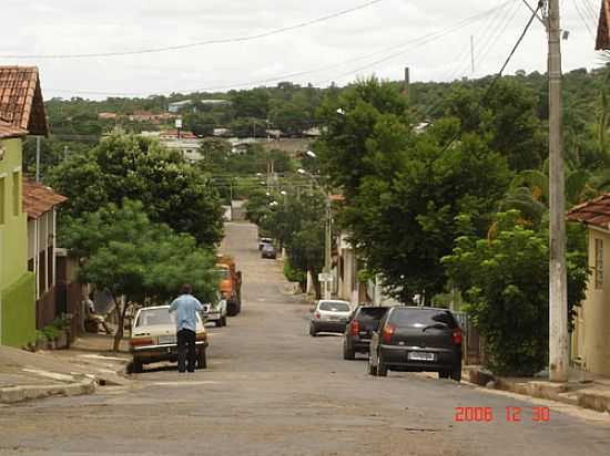 RUA TRANSVERSAL AO CENTRO-FOTO:DIMAS JUSTO - JOO PINHEIRO - MG