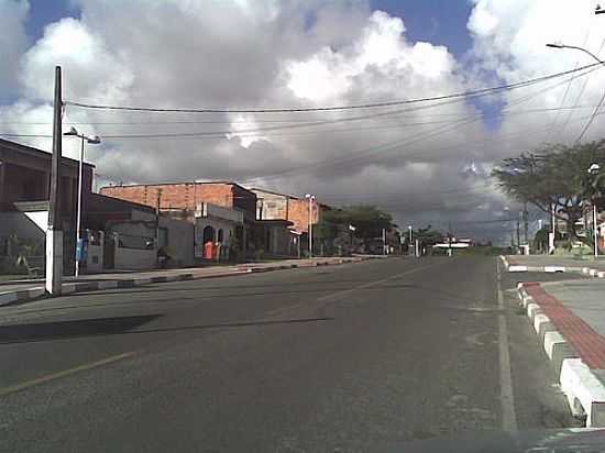 RUA DE ACAJUTIBA SENTIDO CAJUEIRO-FOTO:JOSE LUIZ MATIAS - ACAJUTIBA - BA