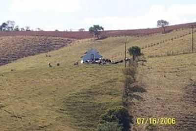 IGREJINHA-FOTO:LEOREZENDE  - JURUAIA - MG