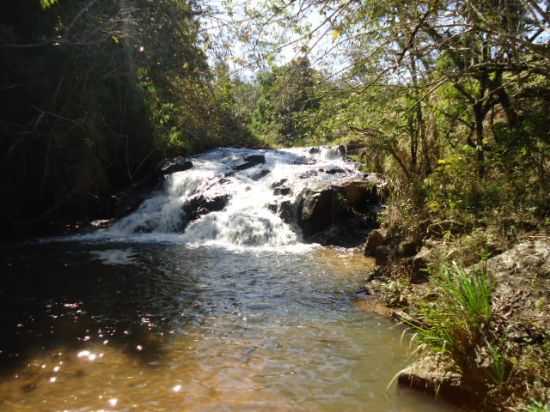 CACHOEIRA, POR GABRIELA FARIA - JURUAIA - MG