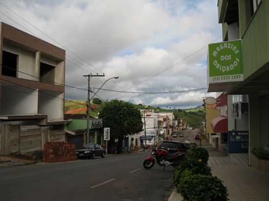 JURUAIA - MG RUA PRINCIPAL DA CIDADE - JURUAIA - MG