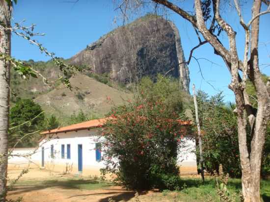 LADAINHA-MGCASA E PEDRA-FOTO:MILTON TURBIO GOMES - LADAINHA - MG