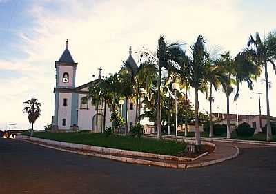 IGREJA EM LAGOA DOURADA POR ANDR LUIS VIEIRA - LAGOA DOURADA - MG