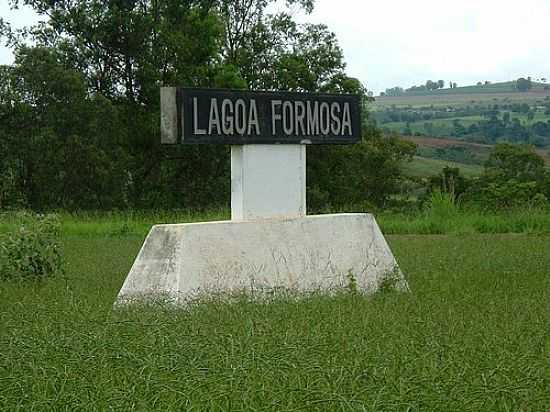 ENTRADA DA CIDADE-FOTO:MONTANHA - LAGOA FORMOSA - MG