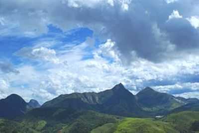 PEDRA DE CRISCIUMA - LAJINHA M.G.-FOTO:ELPDIO JUSTINO DE A... - LAJINHA - MG